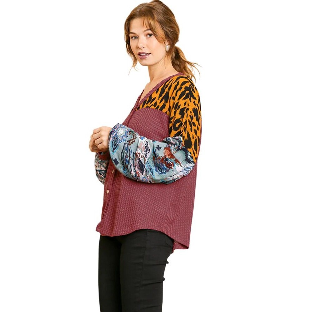 UMGEE Red Waffle Knit Cheetah Mixed Print Boho Button Top Comfortable SIZE SMALL - Picture 2 of 13
